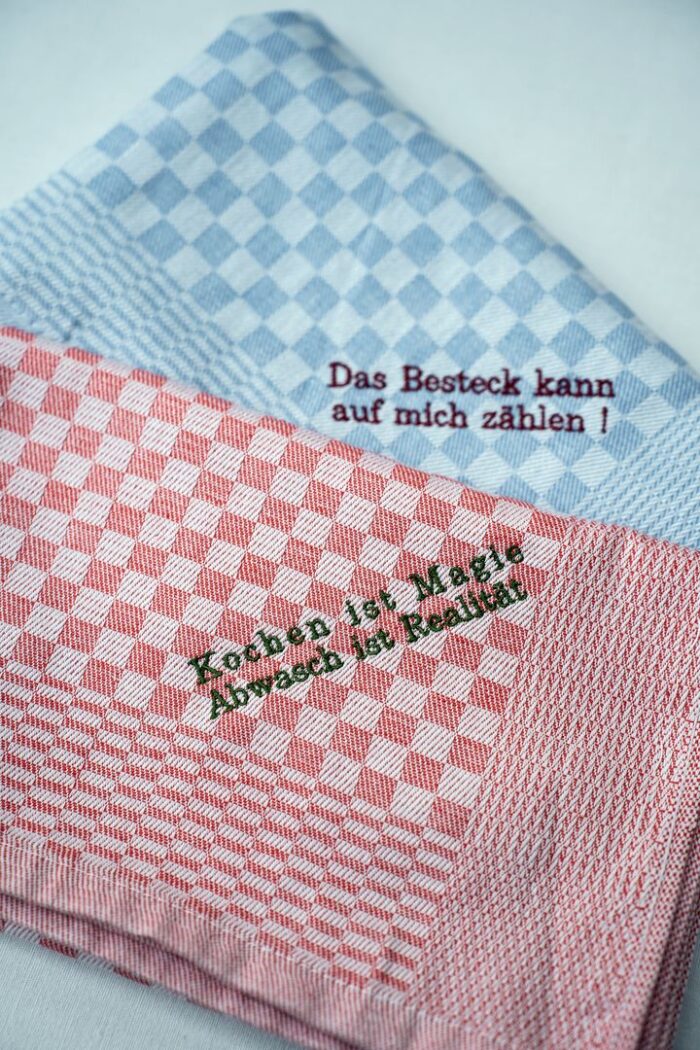 Beide Geschirrtuch Karo Rot und Blau mit Sprüchen